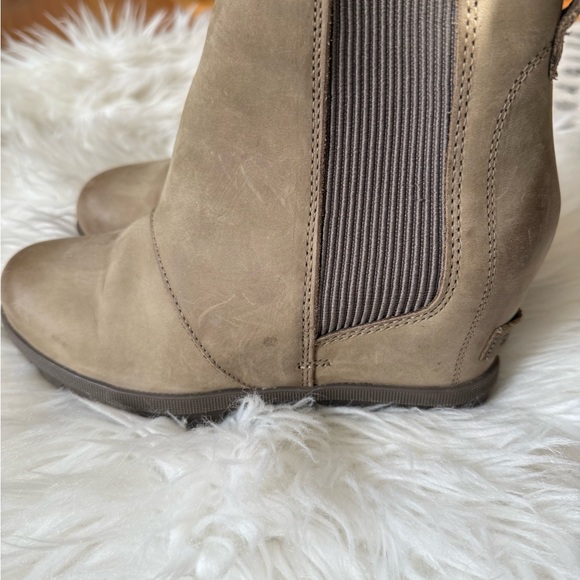 WOMEN'S JOAN OF ARCTIC WEDGE II CHELSEA BOOTIE - Picture 3 of 6